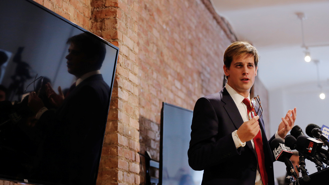 British far-right commentator Milo Yiannopoulos detained by ICE