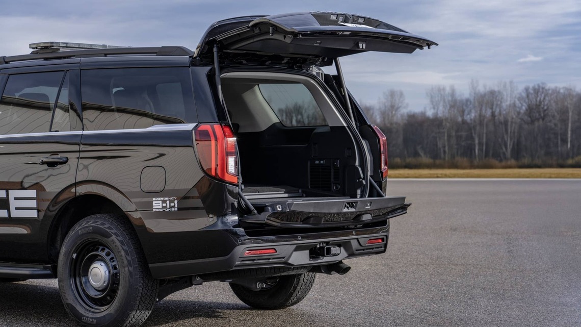 These Are the Only SUVs with Split Tailgates Left in America 