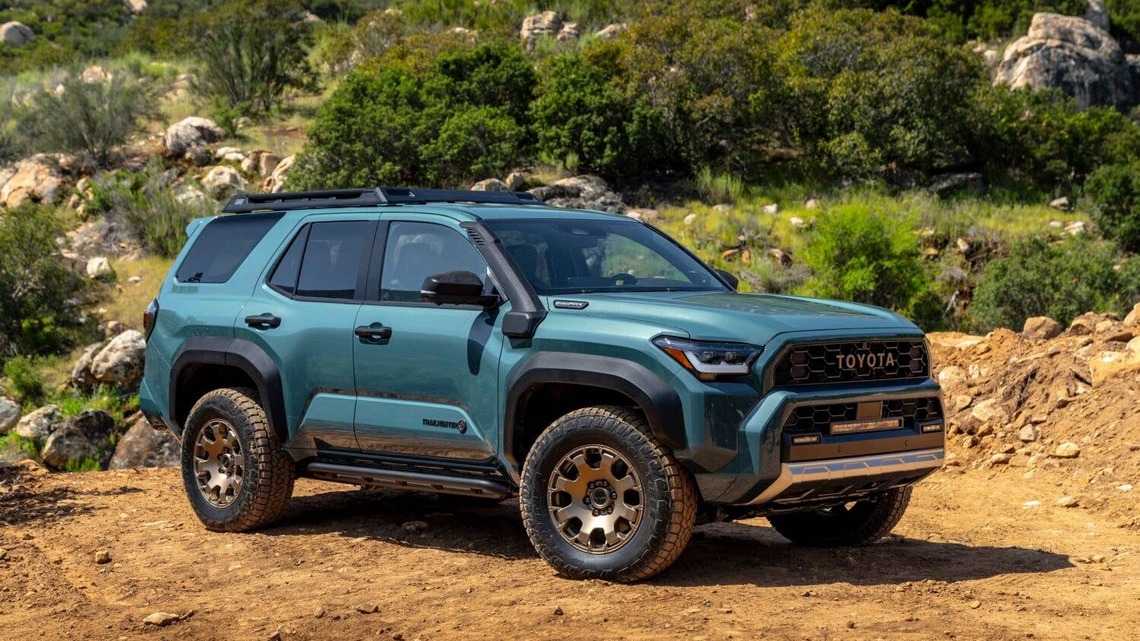 2026 Toyota 4Runner vs. Ford Bronco: Which Is More Fuel Efficient?