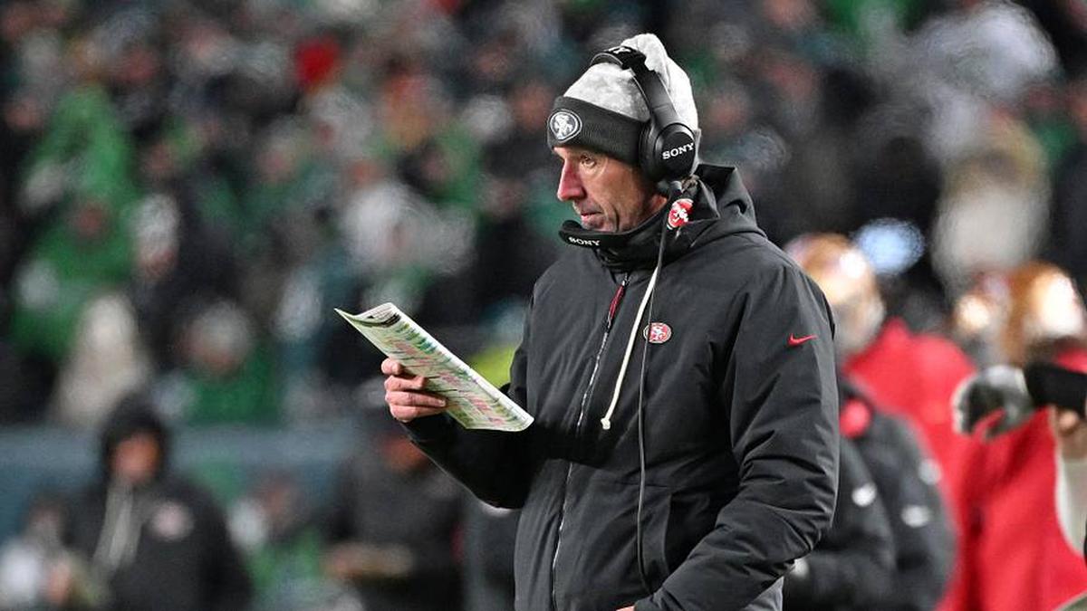  Jan 11, 2026; Philadelphia, PA, USA; San Francisco 49ers head coach Kyle Shanahan against the Philadelphia Eagles in an NFC Wild Card Round game at Lincoln Financial Field. Mandatory Credit: Eric Hartline-Imagn Images | Eric Hartline-Imagn Images 