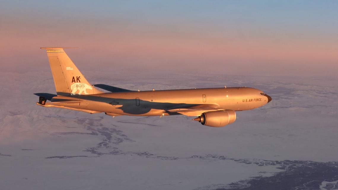 6 US airmen die in crash; 2,500 Marines being sent to the Middle East