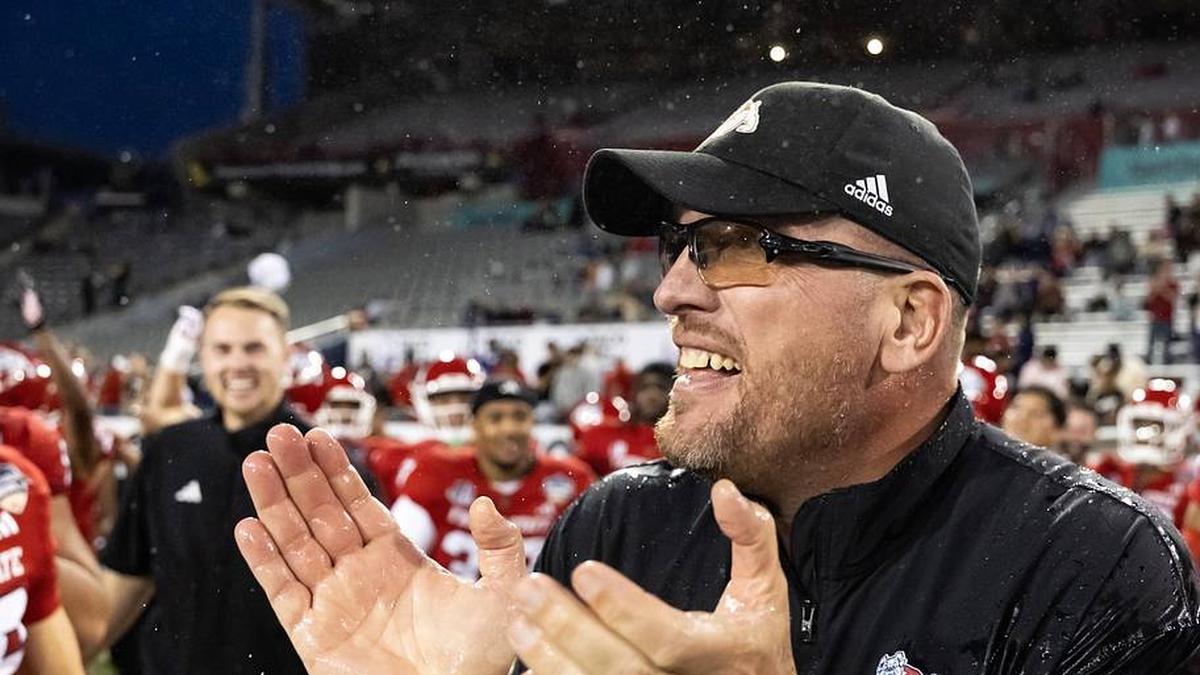  Dec 27, 2025; Tucson, AZ, USA; Fresno State Bulldogs head coach Matt Entz celebrates after defeating the Miami (OH) RedHawks during the Snoop Dogg Arizona Bowl at Casino Del Sol Stadium. Mandatory Credit: Mark J. Rebilas-Imagn Images | Mark J. Rebilas-Imagn Images 