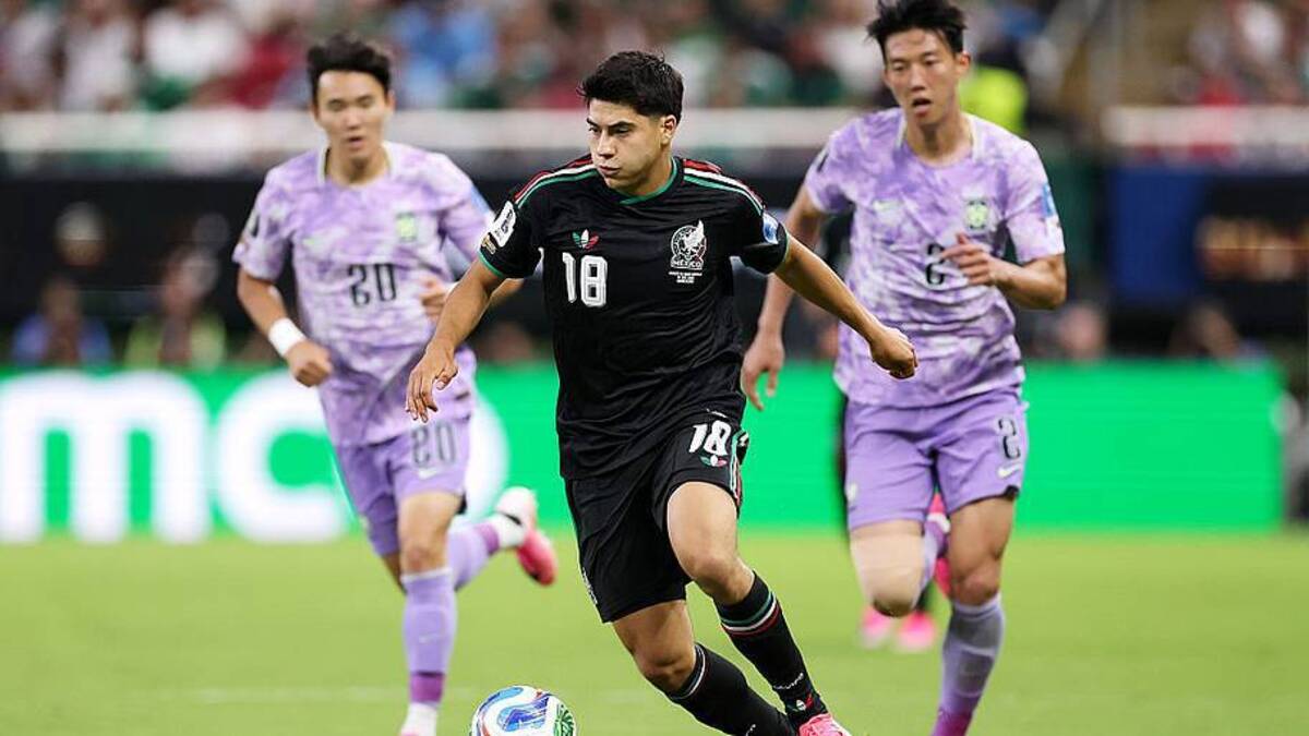  Obed Vargas made his World Cup debut. | Luke Hales/Getty Images 