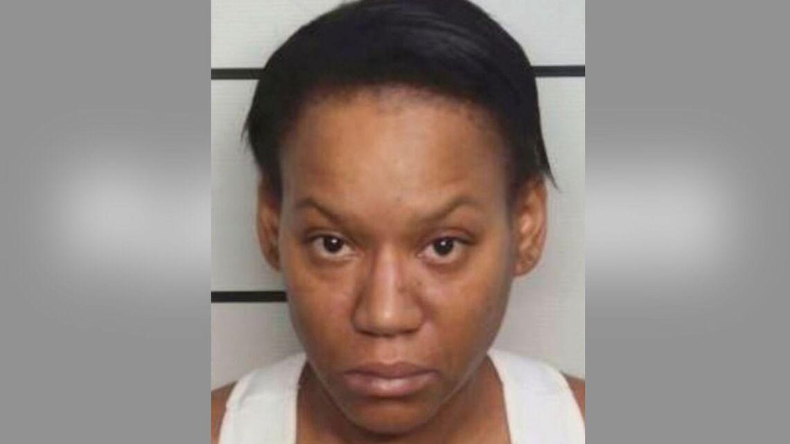 Woman Injured 3 Kids After Crashing Into a Tree, Admitted to Drinking