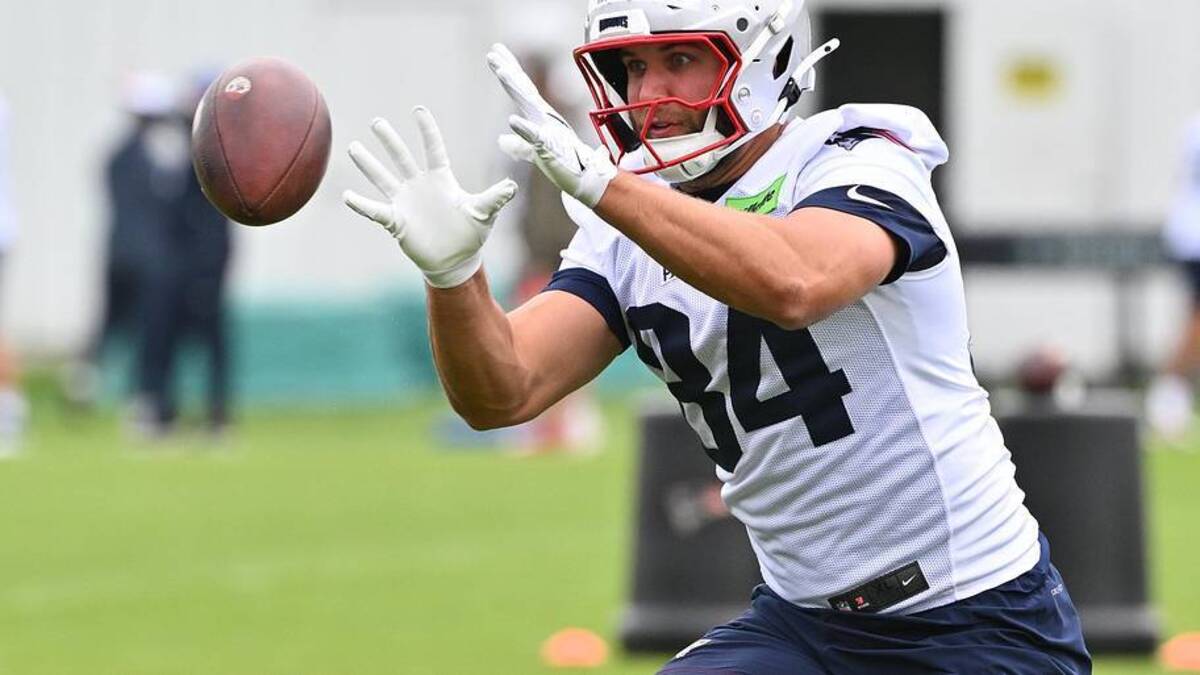  May 9, 2026; Foxborough, MA, USA; New England Patriots tight end Tanner Arkin (84) makes a cartch during the New England Patriots rookie camp at Gillette Stadium. Mandatory Credit: Eric Canha-Imagn Images | Eric Canha-Imagn Images 