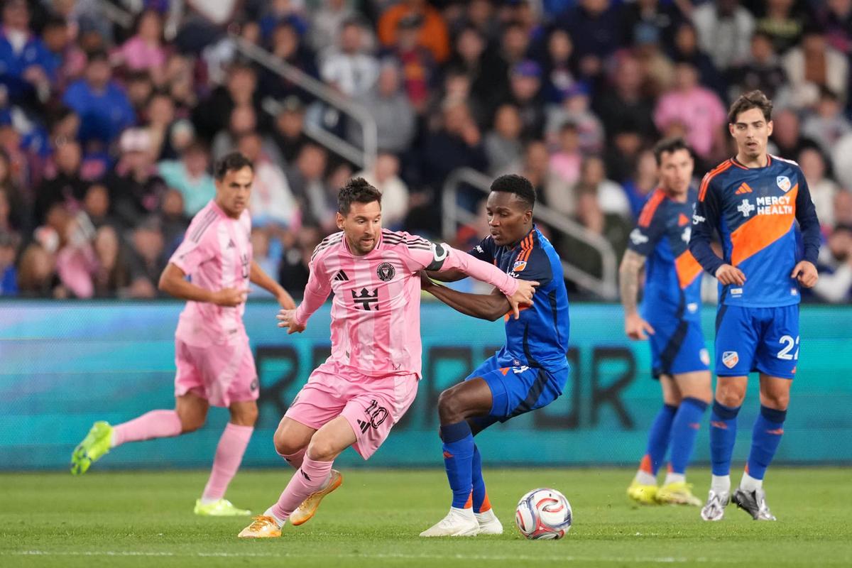  Lionel Messi #10 of Inter Miami CF is challenged by Samuel Gidi #11 of FC Cincinnati during the MLS match between FC Cincinnati and Inter Miami CF at TQL Stadium on May 13, 2026 in Cincinnati, Ohio. (Photo by Jeff Dean/Getty Images) Photo by Jeff Dean/Getty Images
