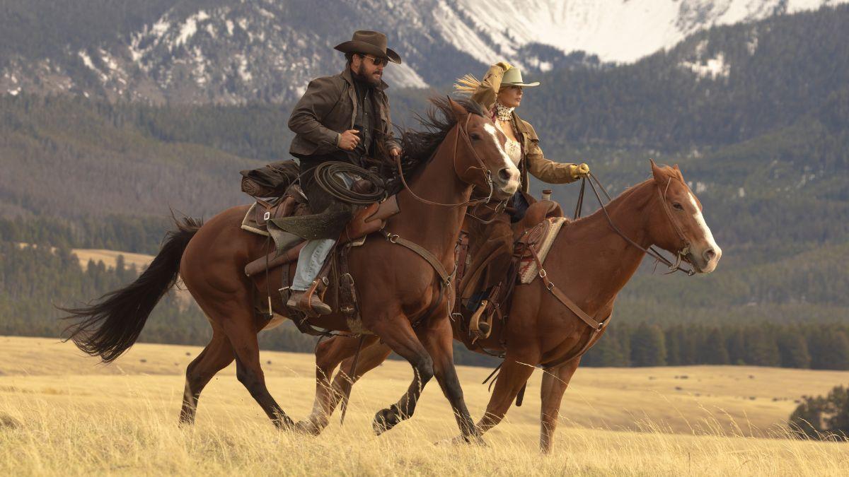 Cole Hauser and Kelly Reilly in ‘Dutton Ranch’Emerson Miller/Paramount+.