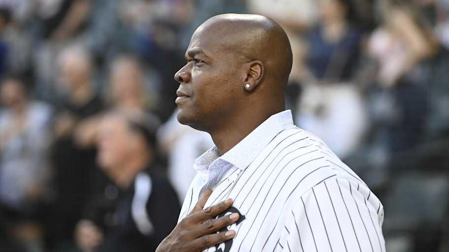 Columbus native Frank Thomas, fans blast his former team for controversial post
