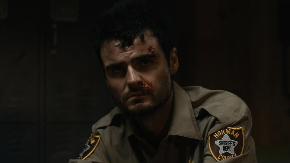 Watch: 'The Deputy' Duke Nicholson tangles with Julia Fox, Billie Lourd 