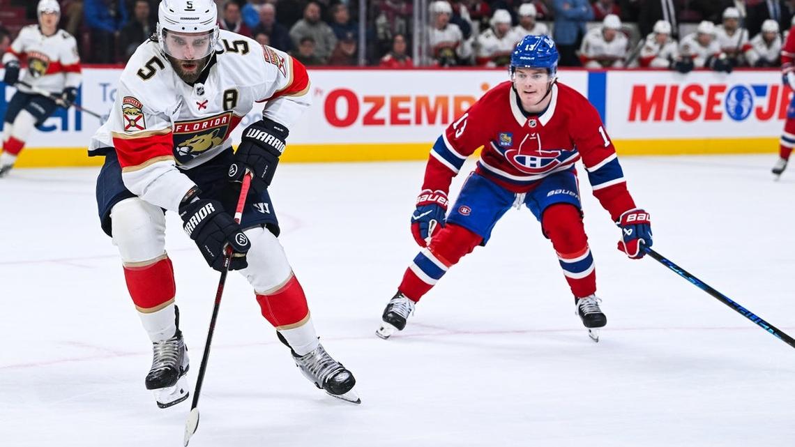 Canadiens, Cole Caufield shooting for goals against Panthers  