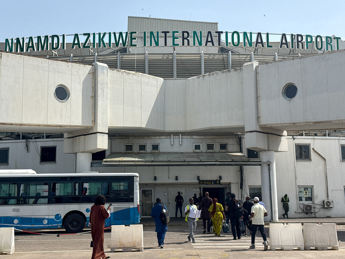 Health officials race to trace source of Nigeria's Ebola infection ...