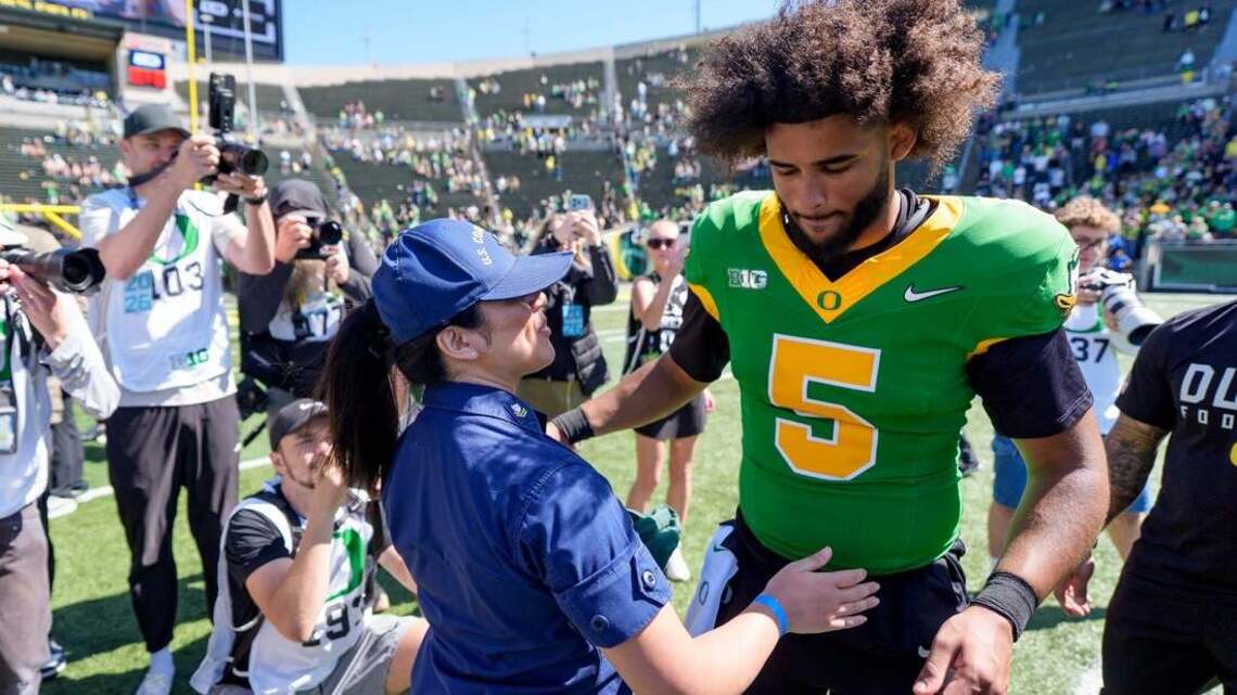 Valuing preparation, QB Moore leads No. 2 Oregon vs. Boise State