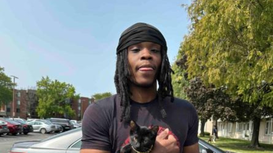 Man pushed from moving Chicago train, 15-year-old girl charged in killing