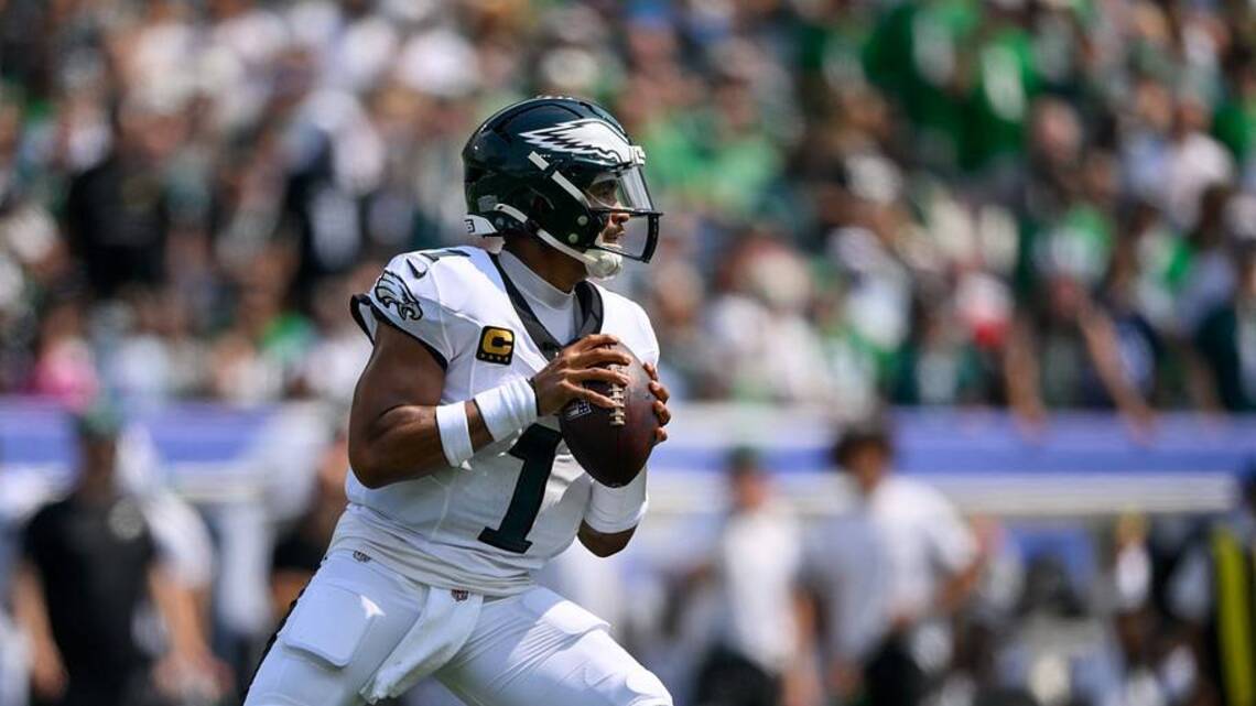 Jalen Hurts Makes Powerful Statement After Seeing Steve McNair Memorial In Nashville 
