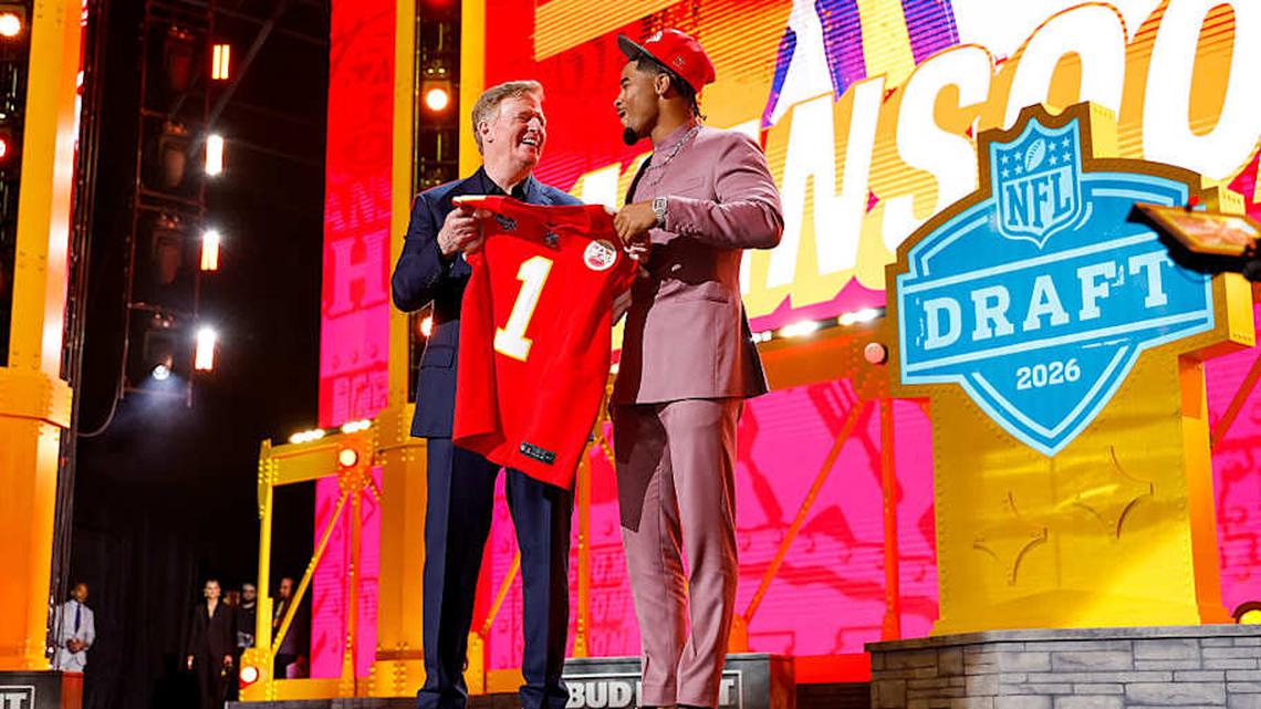  Delane, right, is a cornerback out of LSU. | Lauren Leigh Bacho/Getty Images 