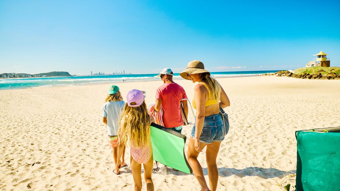 These Trendy Waterproof Bags Look Just Like Last Year's Most Popular Beach Accessory 