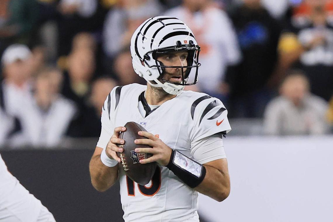  Oct 16, 2025; Cincinnati, Ohio, USA; Cincinnati Bengals quarterback Joe Flacco (16) looks to throw the ball against the Pittsburgh Steelers during the first quarter at Paycor Stadium. Mandatory Credit: Katie Stratman-Imagn Images 