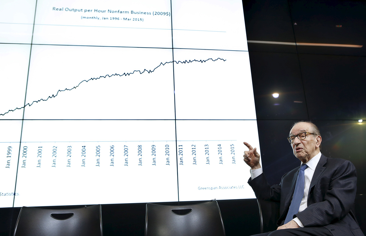 Former Federal Reserve Chair Alan Greenspan speaks at a Brookings Institution forum on "Achieving Strong Economic Growth" in Washington April 8, 2015. REUTERS/Yuri Gripas