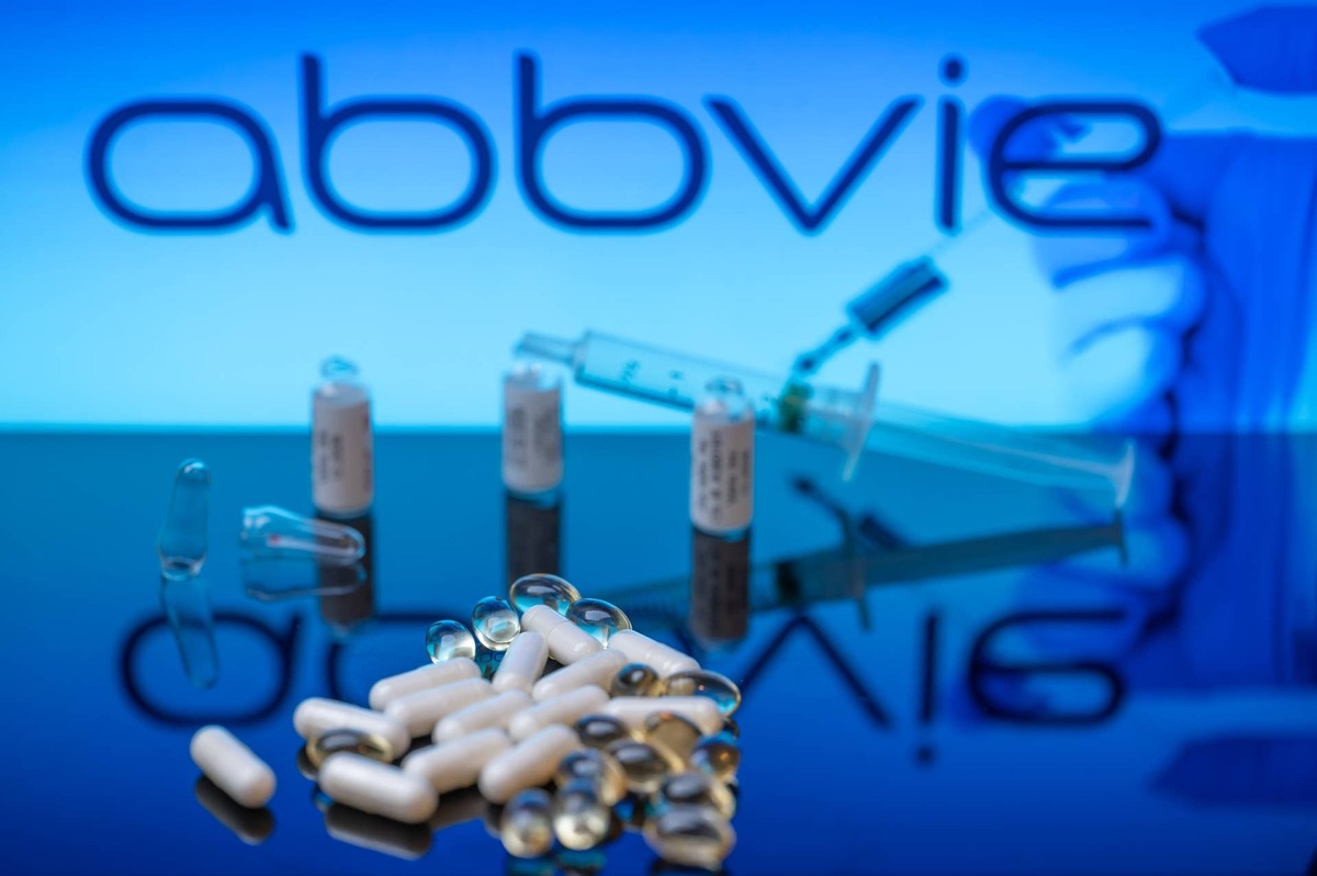  AbbVie is nearing a $10.9 billion cash deal for Apogee Therapeutics, a roughly 60% premium, in its largest acquisition since the 2019 Allergen deal. 
