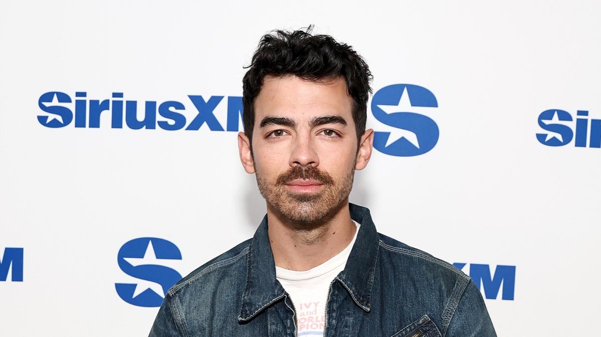 NEW YORK, NEW YORK - APRIL 29: Joe Jonas visits SiriusXM at SiriusXM Studios on April 29, 2025 in New York City. 
