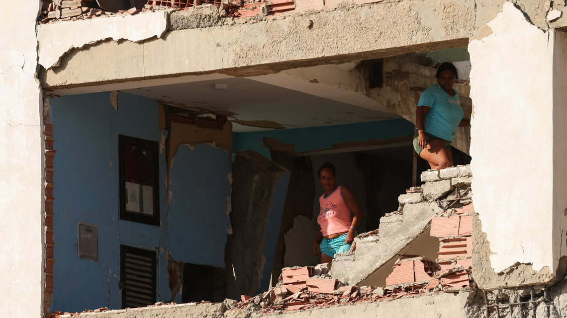 Venezolanos se preparan para cortes de luz y agua más severos ante la inminencia de El Niño 