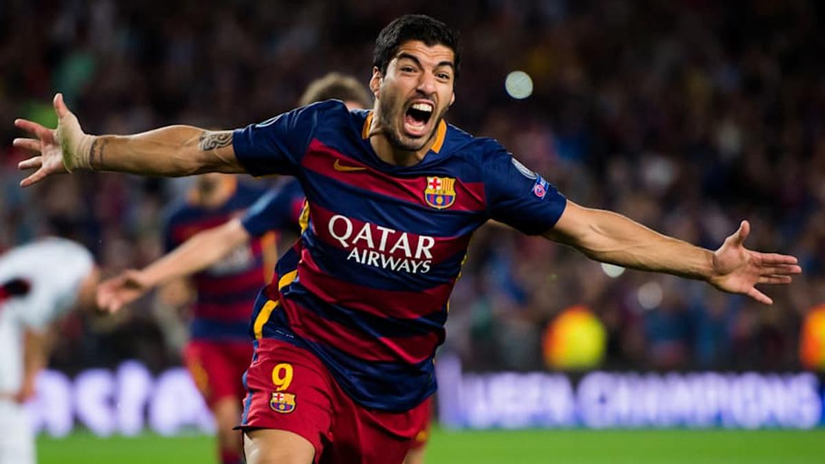  Luis Suárez is arguably the greatest center forward in Barcelona's history. | Alex Caparros/Getty Images 