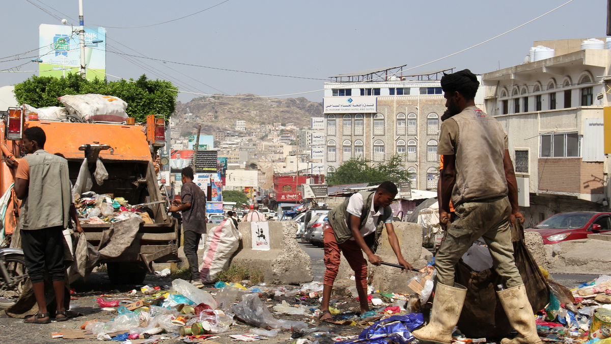 Water rationing, rubbish pile-up raise disease fears in Yemen's ...