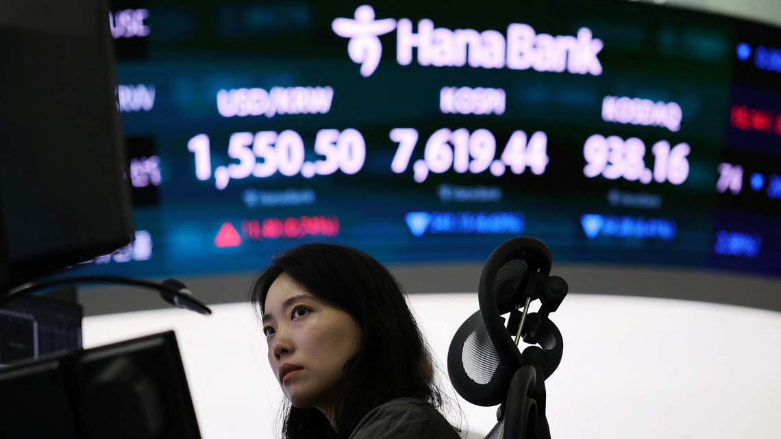 AI anxiety sparks tech rout, broad selloff in Asian markets 