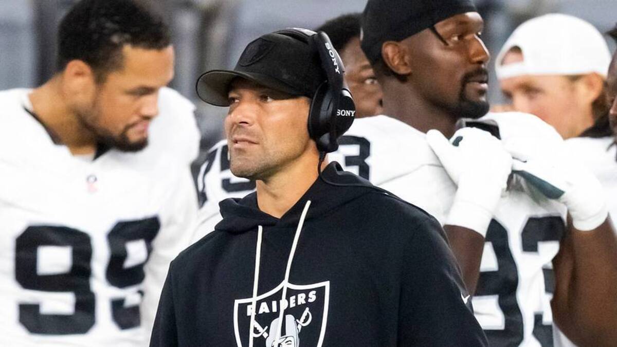  Aug 23, 2025; Glendale, Arizona, USA; Las Vegas Raiders defensive line coach Rob Leonard against the Arizona Cardinals during a preseason NFL game at State Farm Stadium. Mandatory Credit: Mark J. Rebilas-Imagn Images | IMAGN IMAGES via Reuters Connect 