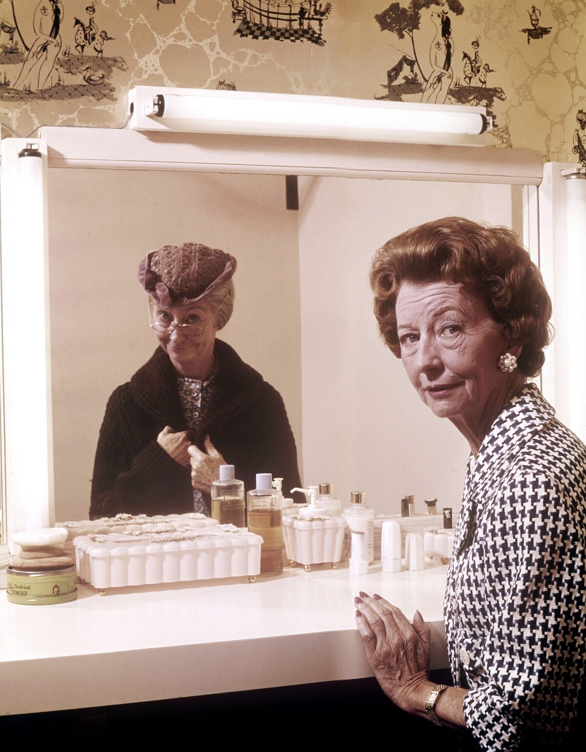 Irene Ryan, with her alter ego, THE BEVERLY HILLBILLIES’ Granny Clampett, 1963Courtesy the Everett Collection