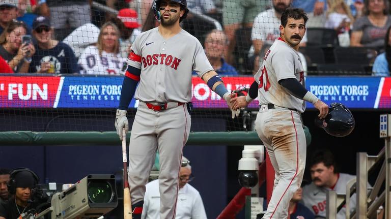Willson Contreras' 8th-inning blast leads Red Sox past Braves 