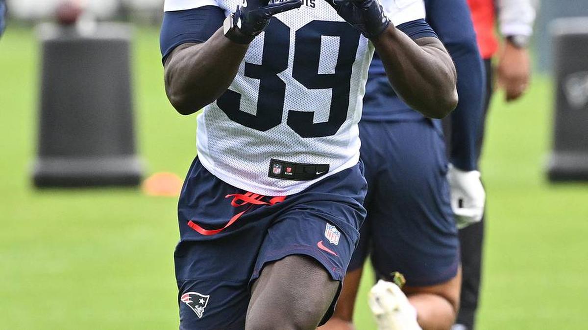  May 9, 2026; Foxborough, MA, USA; New England Patriots running back Myles Montgomery (39) catches the ball during the New England Patriots rookie camp at Gillette Stadium. Mandatory Credit: Eric Canha-Imagn Images | Eric Canha-Imagn Images 