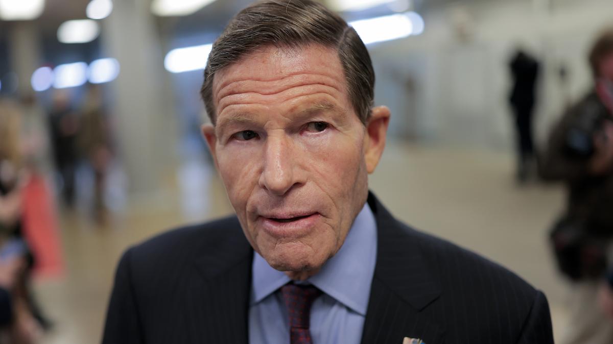 Sen. Richard Blumenthal (D-CT) moves through the hallways of the U.S. Capitol on Jan. 6, 2026, in Washington, D.C. (Heather Diehl/Getty Images/TNS)