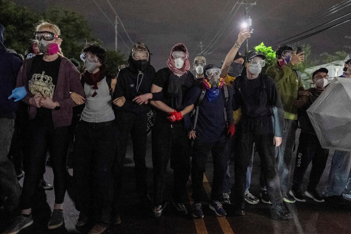 Protestors gather outside Delaney Hall detention center, in Newark, New Jersey, U.S., May 29, 2026. REUTERS/David Delgado
