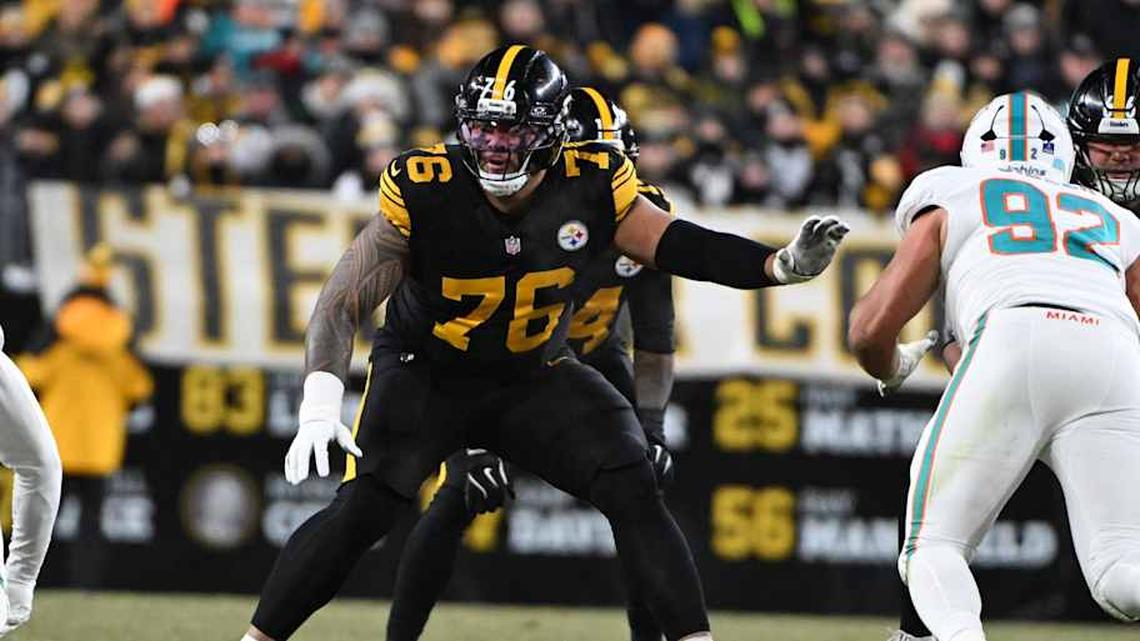  Dec 15, 2025; Pittsburgh, Pennsylvania, USA; Pittsburgh Steelers offensive tackle Troy Fautanu (76) looks to block Miami Dolphins defensive tackle Zach Sieler (92) during the first half at Acrisure Stadium. Mandatory Credit: Barry Reeger-Imagn Images | Barry Reeger-Imagn Images 