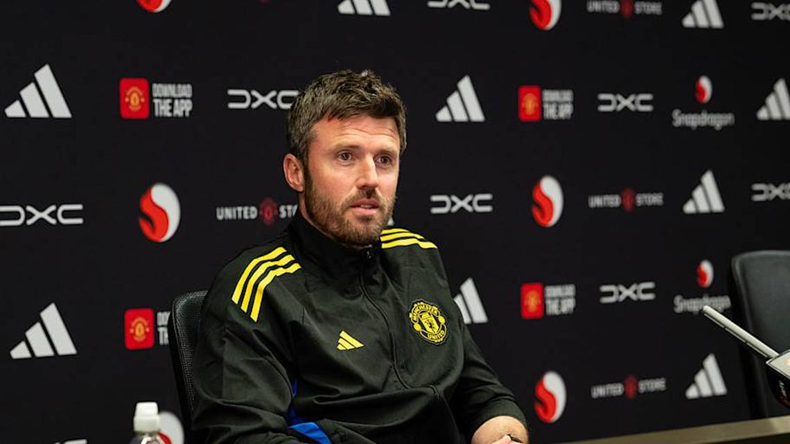  Michael Carrick did not hold back his thoughts on Lisandro Martínez's red card. | Ash Donelon/Manchester United/Getty Images 