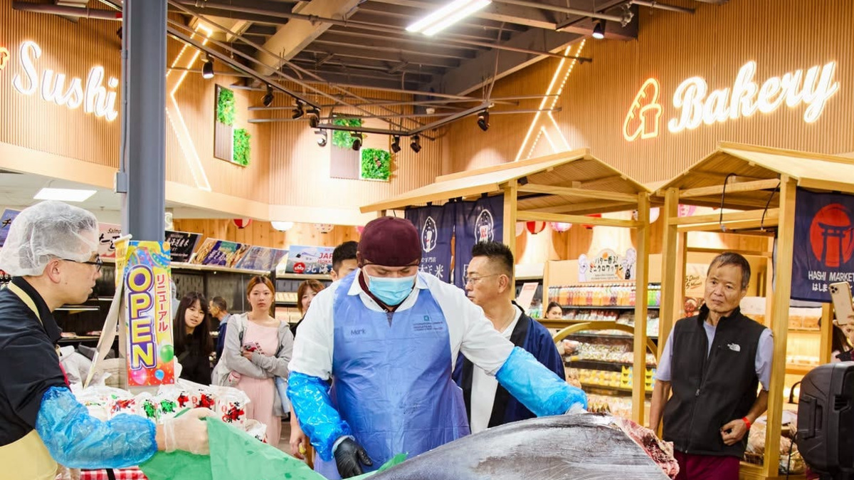 This Japanese supermarket opened to lines-out-the-door. What's next ...