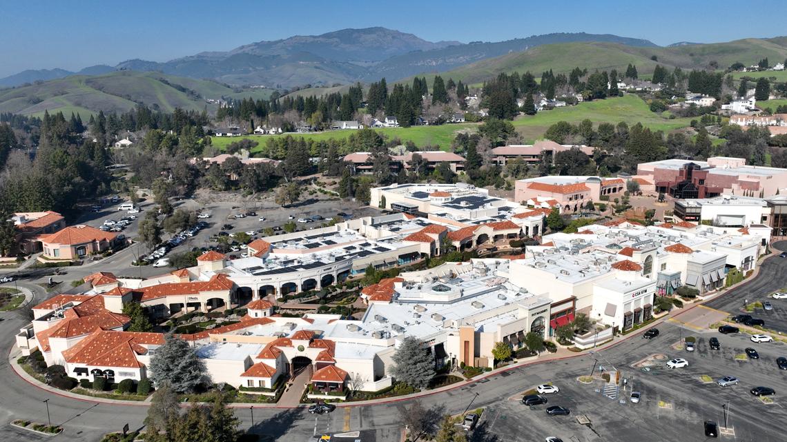 Owner of Blackhawk Plaza in Danville is tangled in web of failed loans 