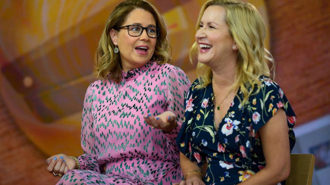 Jenna Fischer Reveals the Bizarre Reason a Paparazzo Approached Her and Angela Kinsey 