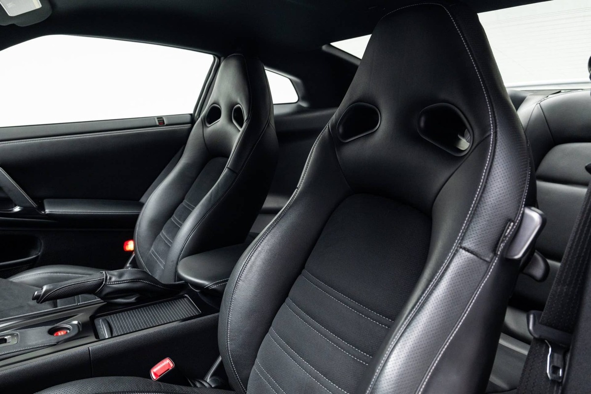  2016 Nissan GT-R Premium