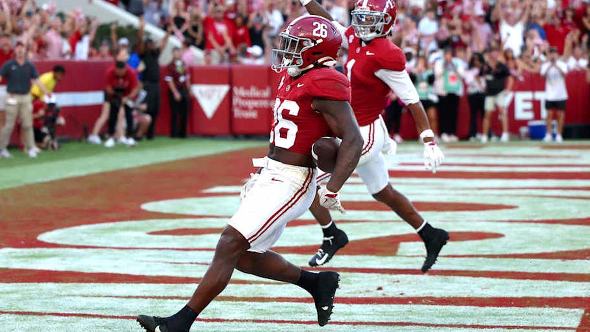  Oct 4, 2025; Tuscaloosa, Alabama, USA; Alabama Crimson Tide running back Jam Miller (26) runs into the end zone late in the second half against the Vanderbilt Commodores at Saban Field at Bryant-Denny Stadium. Mandatory Credit: David Leong-Imagn Images | David Leong-Imagn Images 