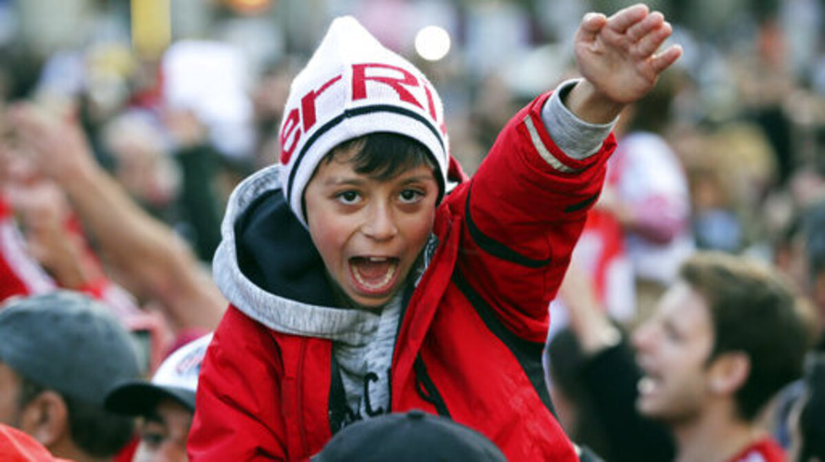 Los partidarios de River Plate celebran una reunión en la Plaza de la Puerta del Sol en Madrid el sábado 8 de diciembre de 2018.