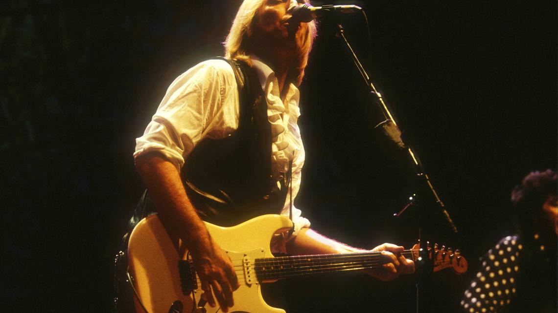 1989 Chart-Topping Breakup Anthem Was Rock Icon's Bestselling Single of All Time 