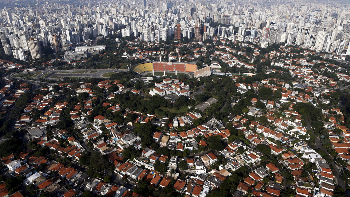 Brazil lifts forecast for share of interest-rate-linked debt to record high this year 