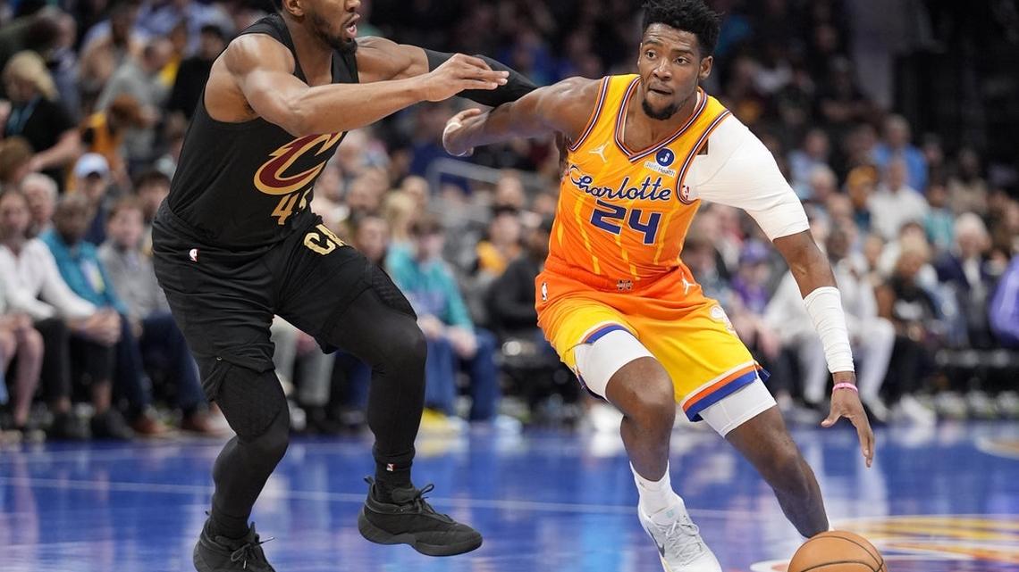 Cavaliers hold off Hornets, run winning streak to 7 