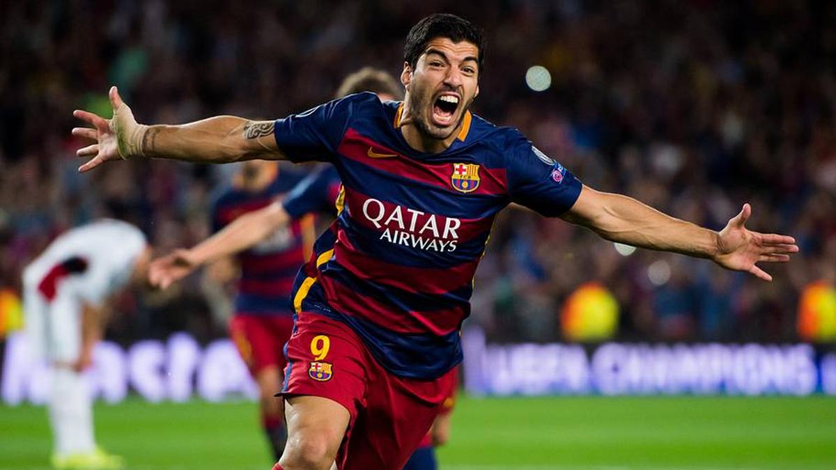  Luis Suárez is arguably the greatest center forward in Barcelona's history. | Alex Caparros/Getty Images 