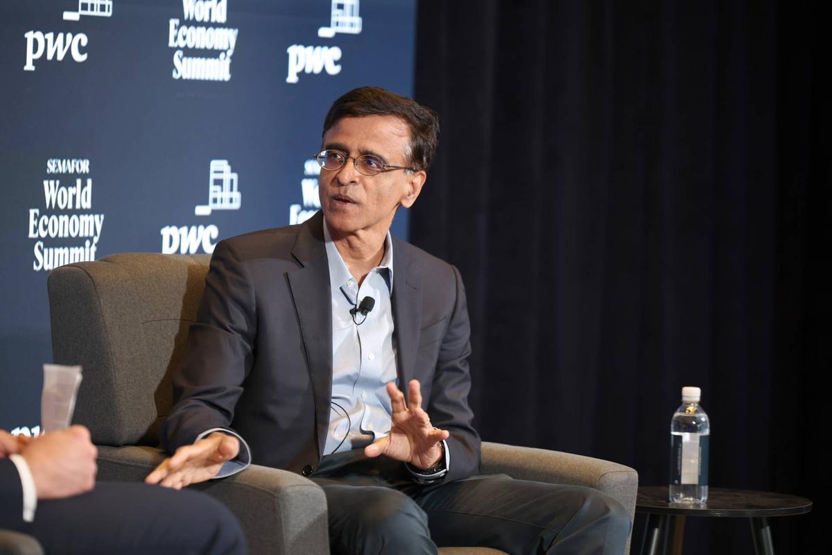  Snowflake CEO is widening the company's AI moat. 