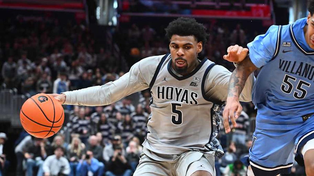  Feb 7, 2026; Washington, District of Columbia, USA; Georgetown Hoyas guard KJ Lewis (5) is found by Villanova Wildcats guard Acaden Lewis (55) during the second half at Capital One Arena. Mandatory Credit: Brad Mills-Imagn Images | Brad Mills-Imagn Images 