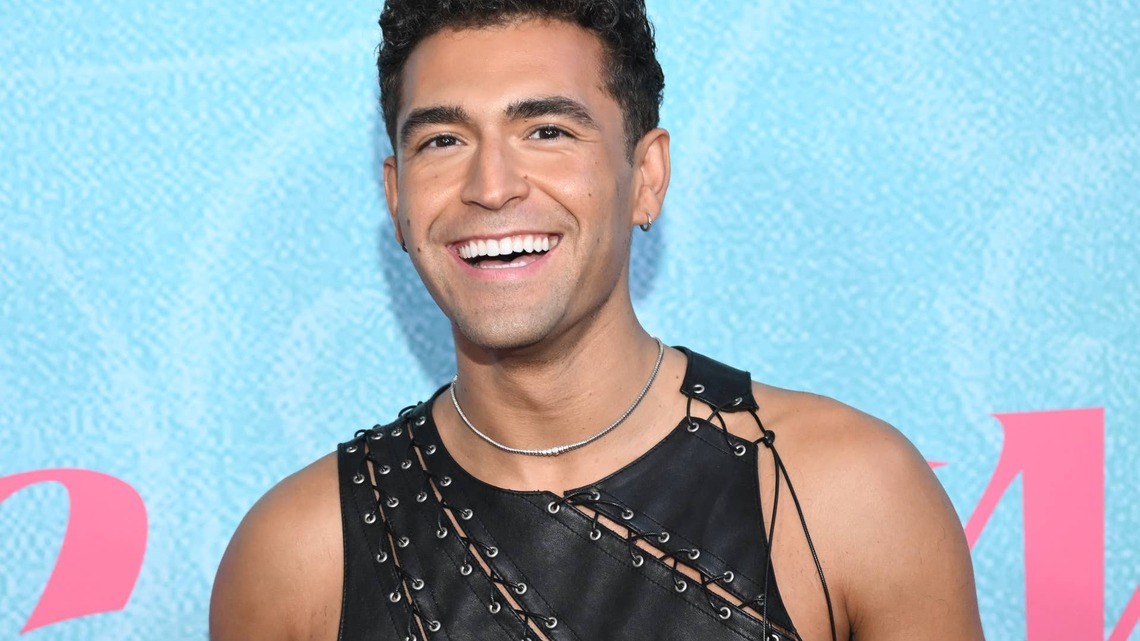 DWTS' Ezra Sosa Reveals Which Pros He Thinks Deserve a Frontrunner This Season 