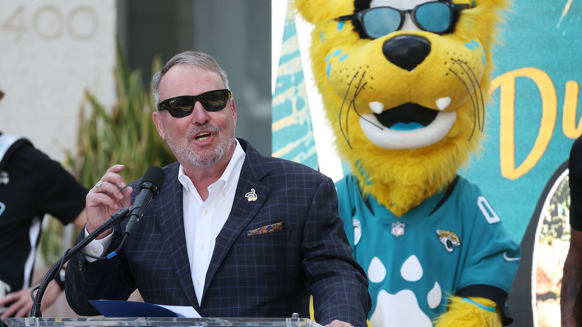Mike Bianchi: Let's go, Roarrrrr-lando! Mayor Dyer officially proclaims us a Jaguars town, so it's time to jump on Jagwagon! 
